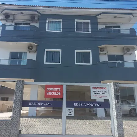 Apartamento Praia Ingleses 2 Dormitorios Com Suite Ate 7 Florianopolis Exterior photo